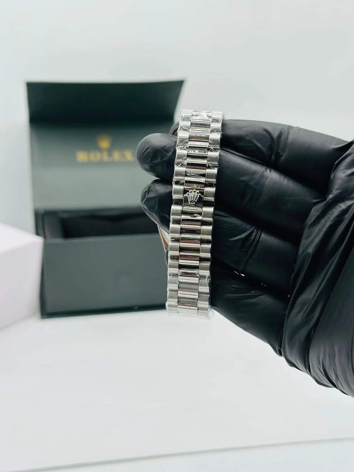 Silver Diamond-Style Men’s Watch Valordote