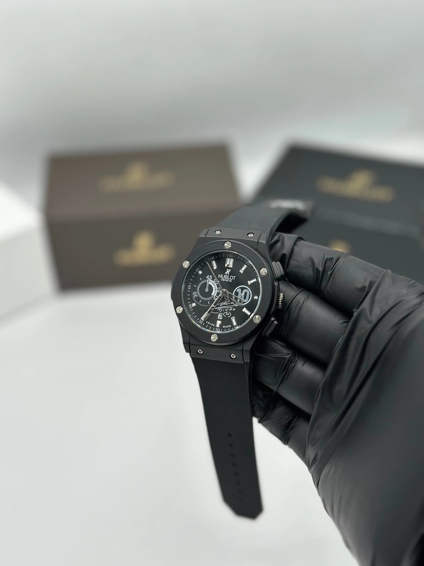 Red & Black Bezel Rubber Strap Men’s Watch Valordote