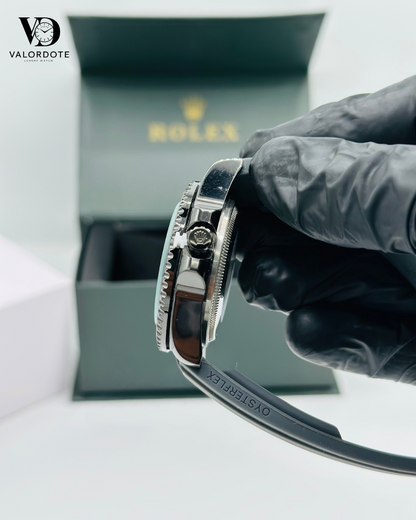 Classic Black Bezel Rubber Strap Men’s Watch