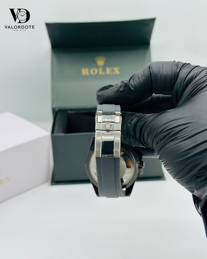 Classic Black Bezel Rubber Strap Men’s Watch